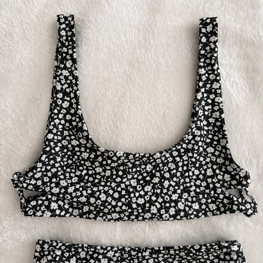 Stone Fox Swim XS Floral Bikini - Picture 3 of 4